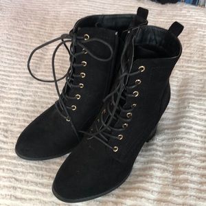Women’s boots booties black heel tall 7.5